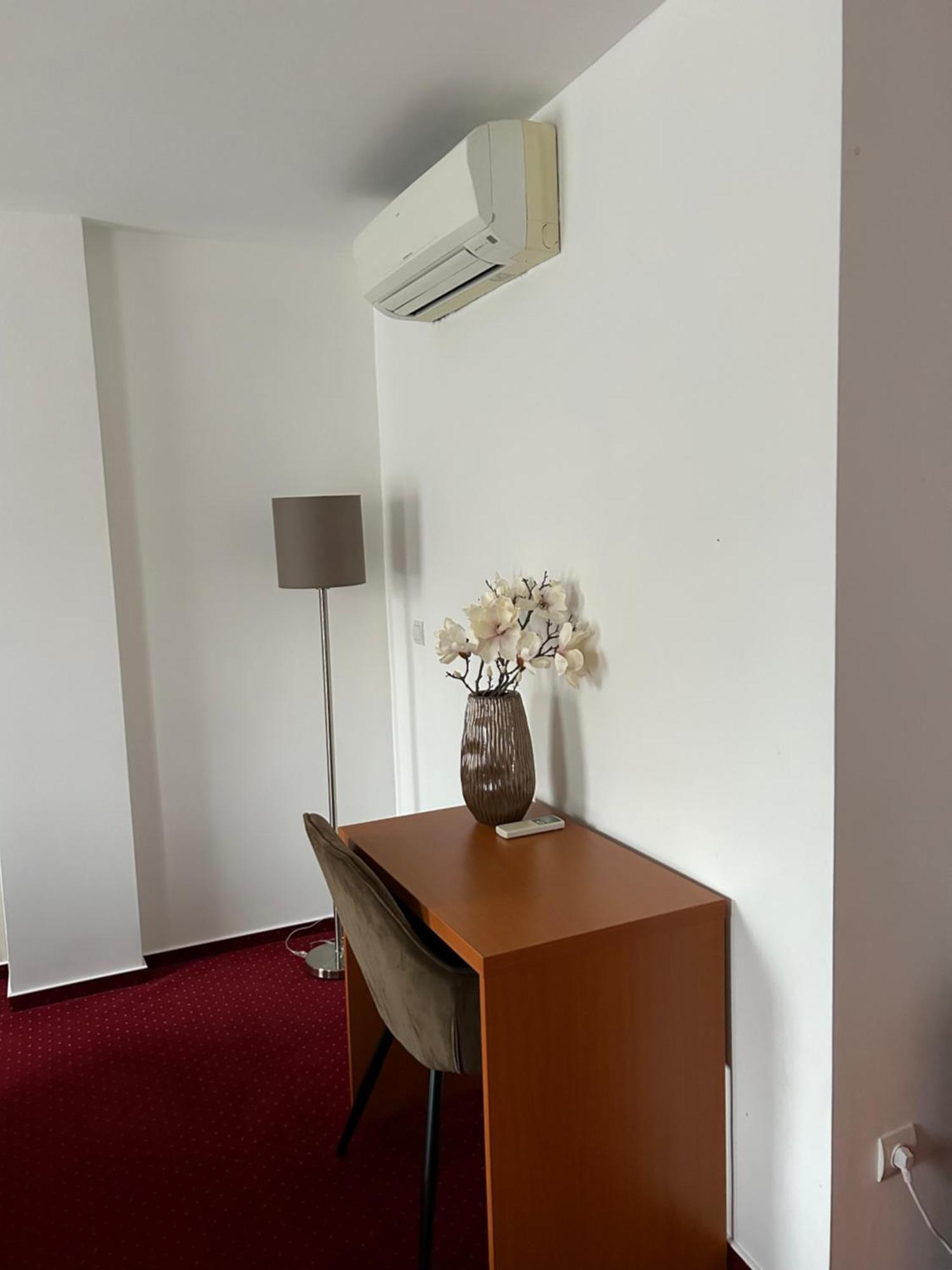 Hotel Evan U Hoffera Topoľčany Eksteriør billede