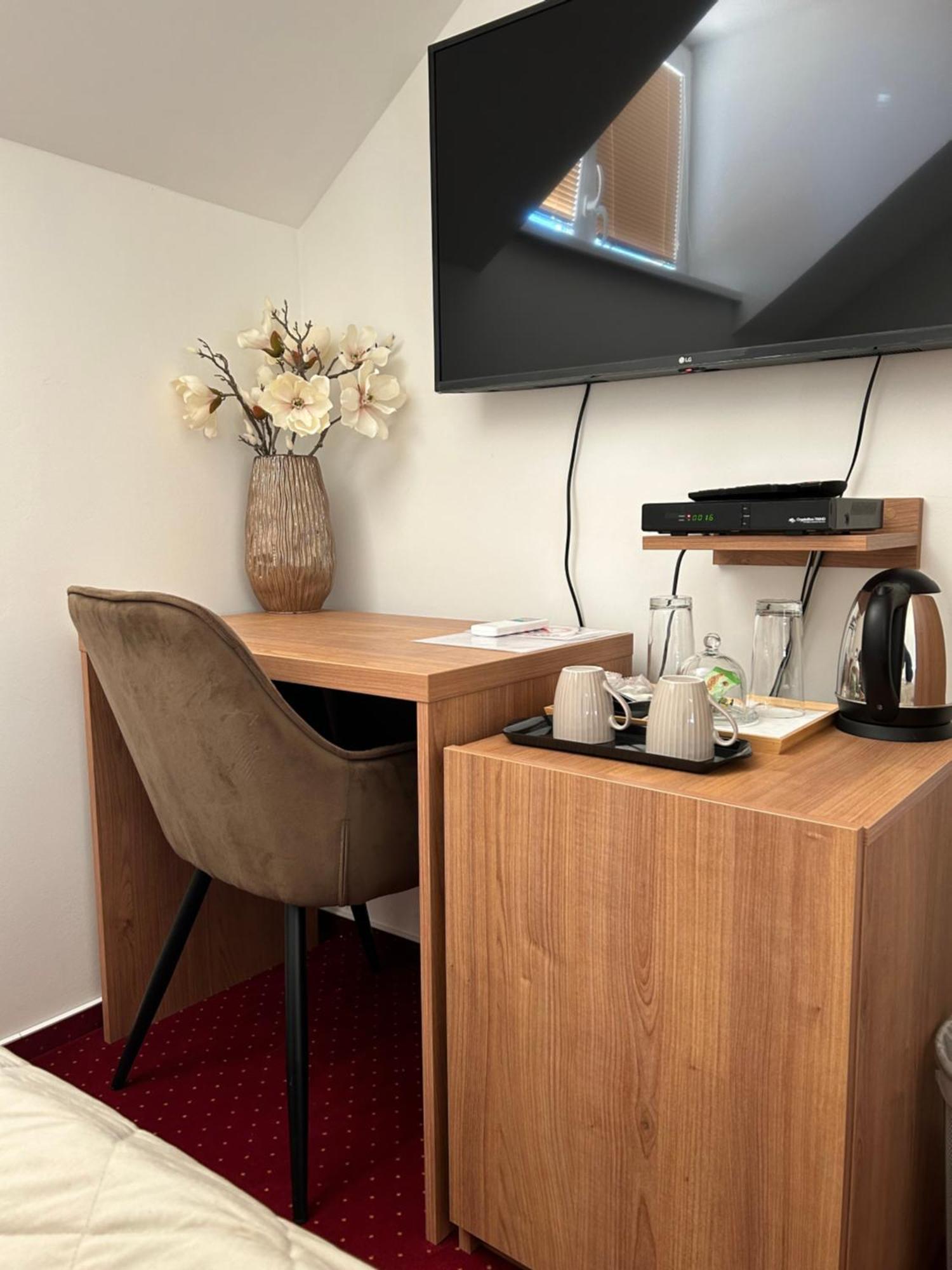 Hotel Evan U Hoffera Topoľčany Eksteriør billede