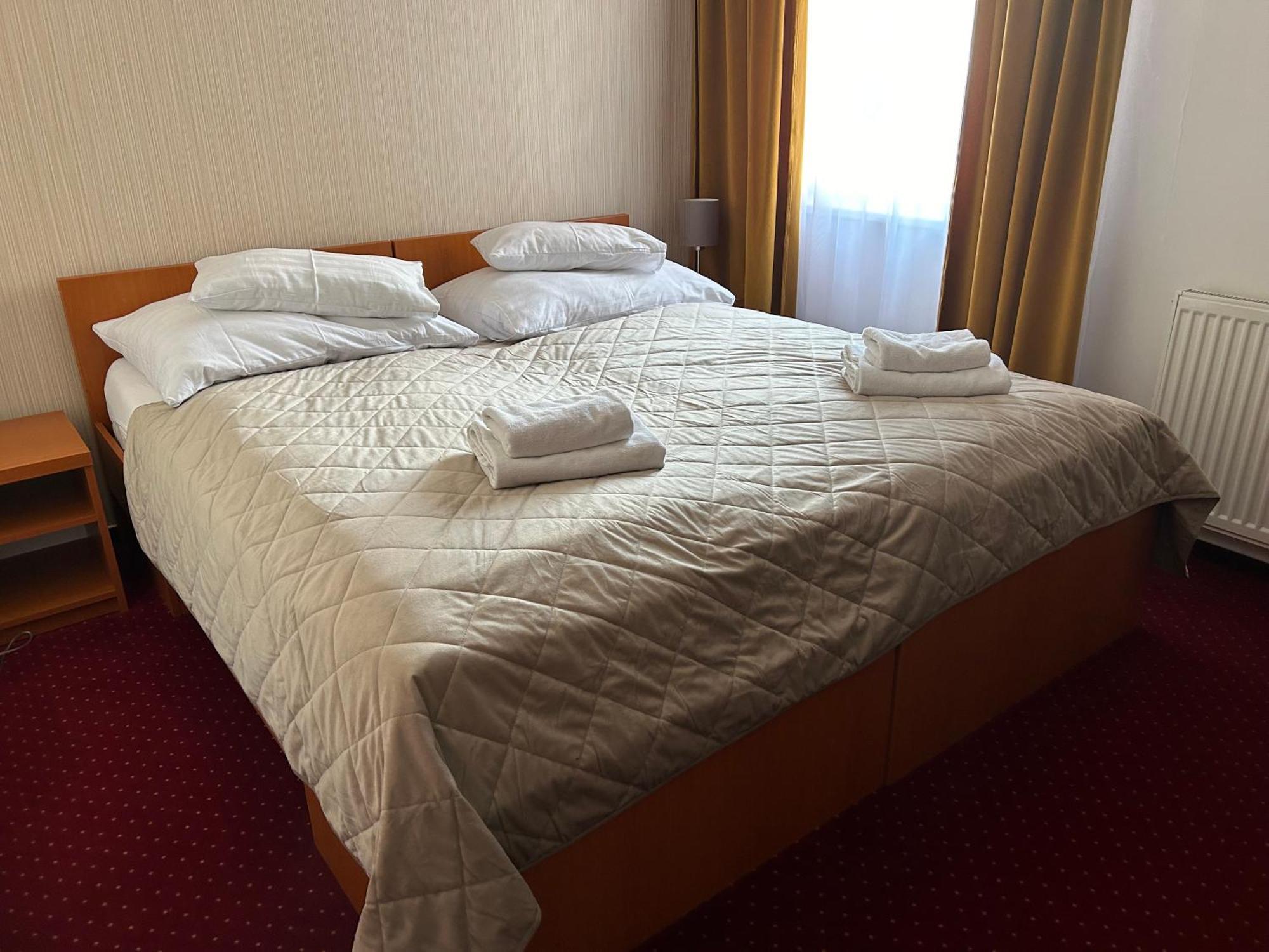 Hotel Evan U Hoffera Topoľčany Eksteriør billede