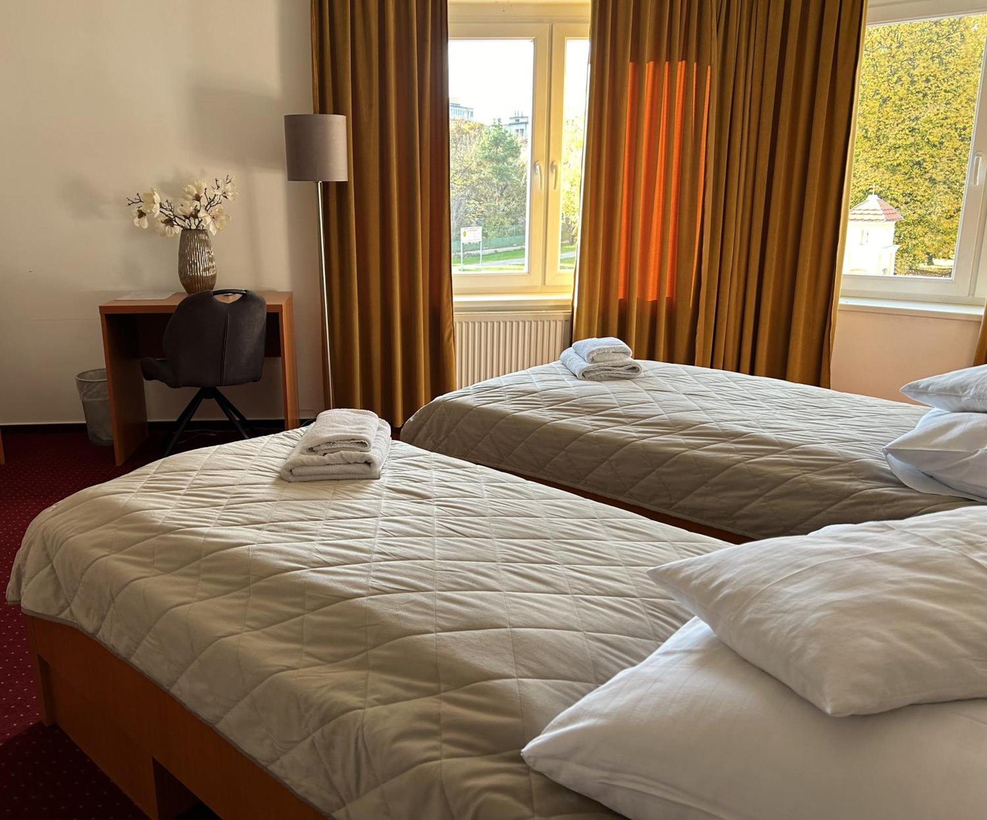 Hotel Evan U Hoffera Topoľčany Eksteriør billede