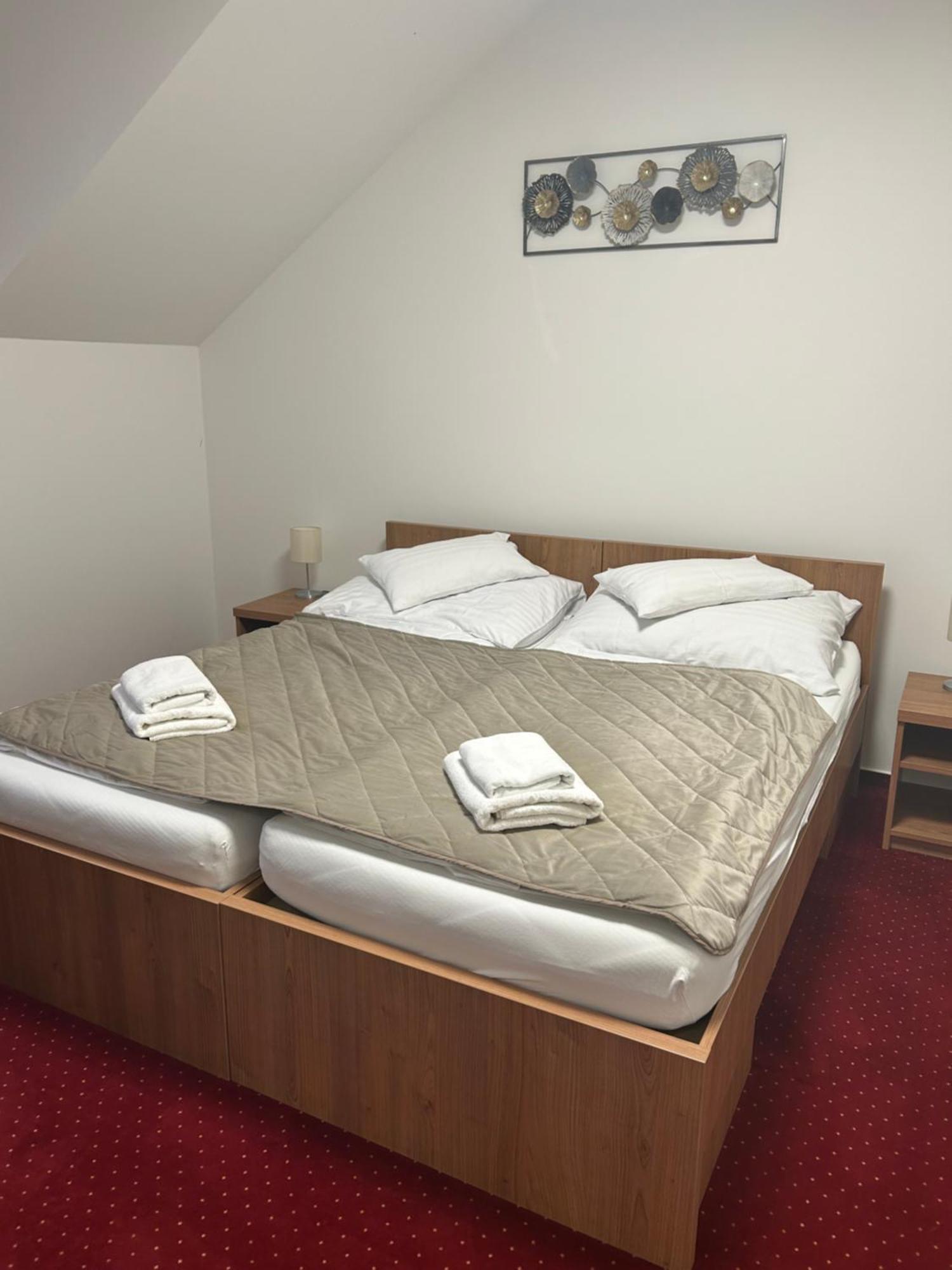 Hotel Evan U Hoffera Topoľčany Eksteriør billede