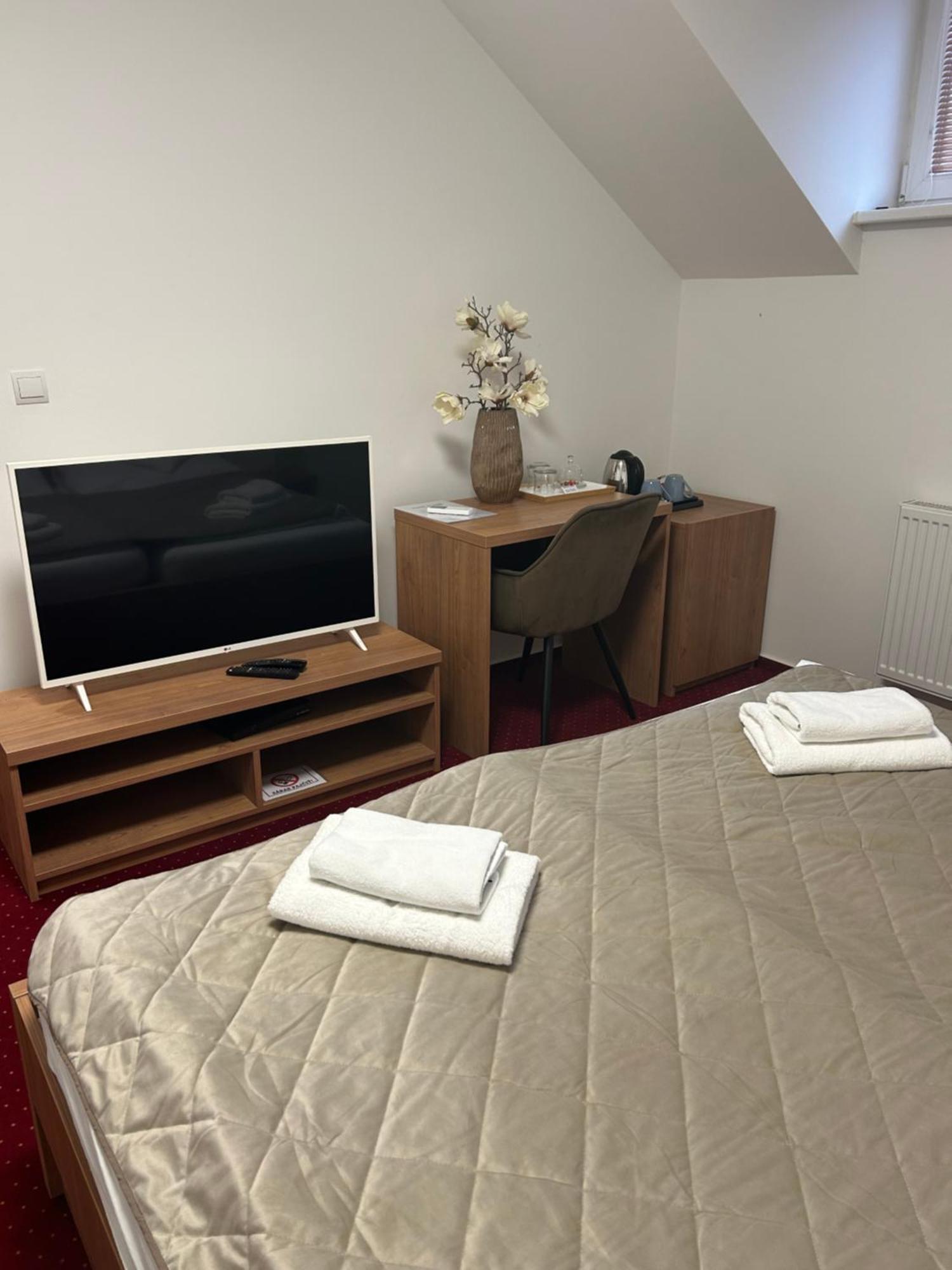 Hotel Evan U Hoffera Topoľčany Eksteriør billede
