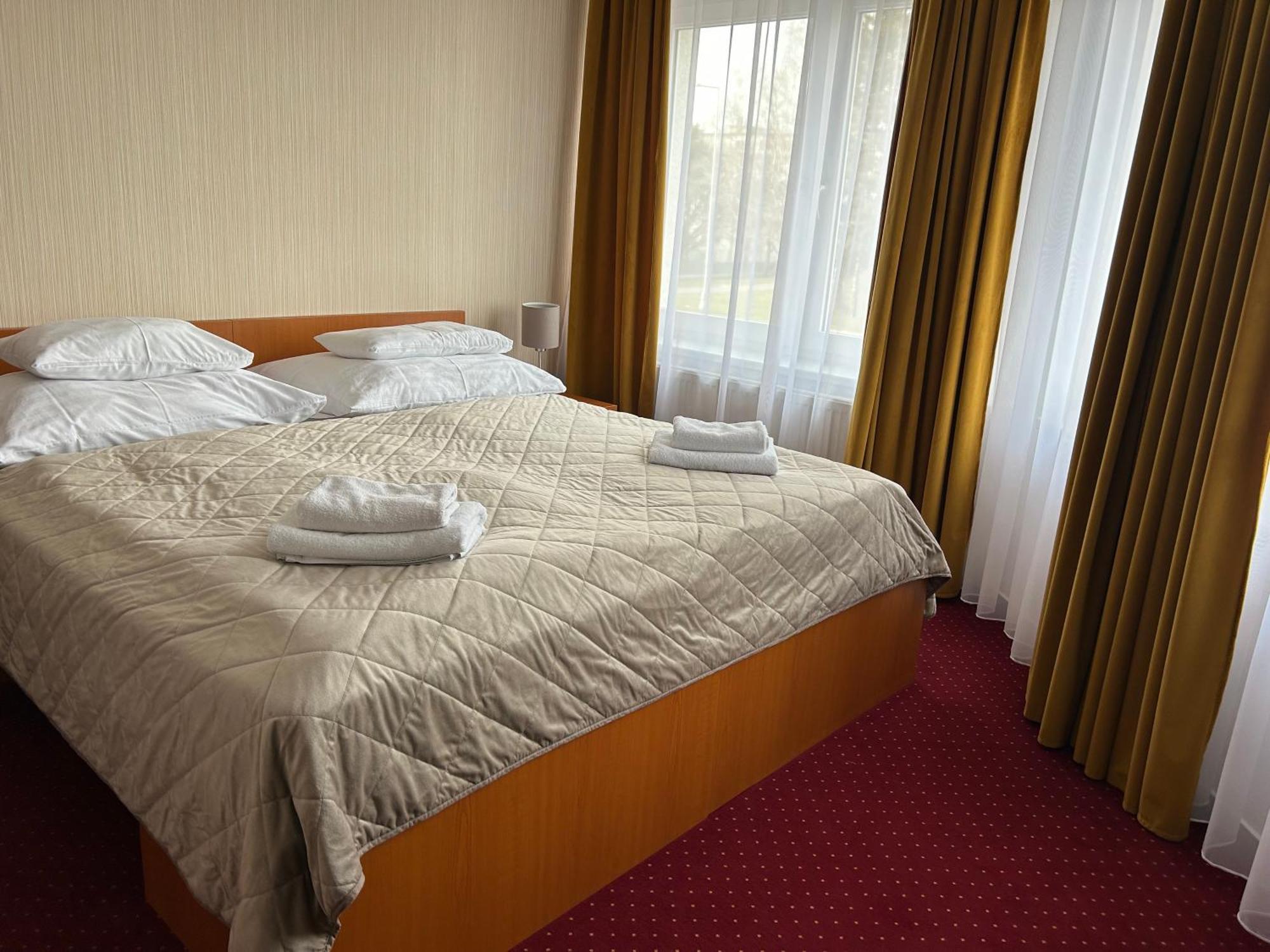 Hotel Evan U Hoffera Topoľčany Eksteriør billede