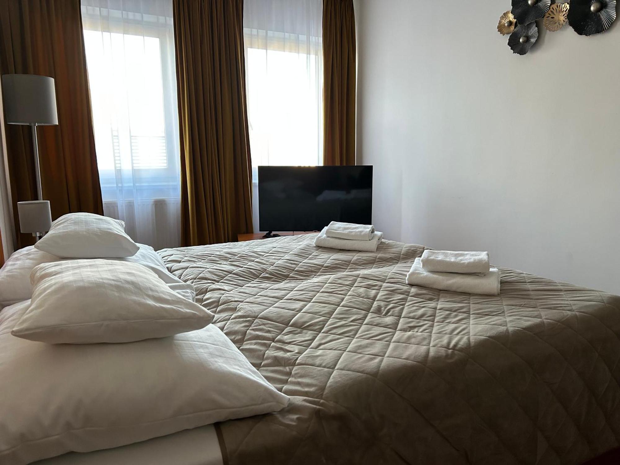 Hotel Evan U Hoffera Topoľčany Eksteriør billede